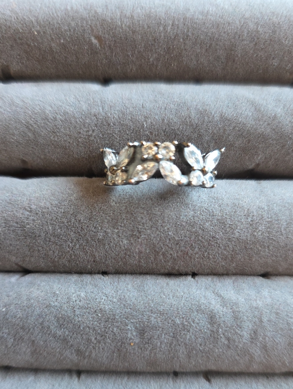 Silver Crystal Leaf Band Ring - Sparkling Clear Stones